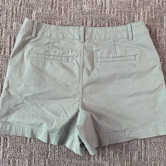LOFT Green Bermuda Shorts Classic Cotton Blend - Picture 2 of 3